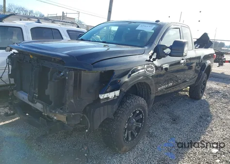 2017 Nissan Titan Xd Sv Gas z USA, uszkodzony, nr VIN 1N6AA1C3XHN558964